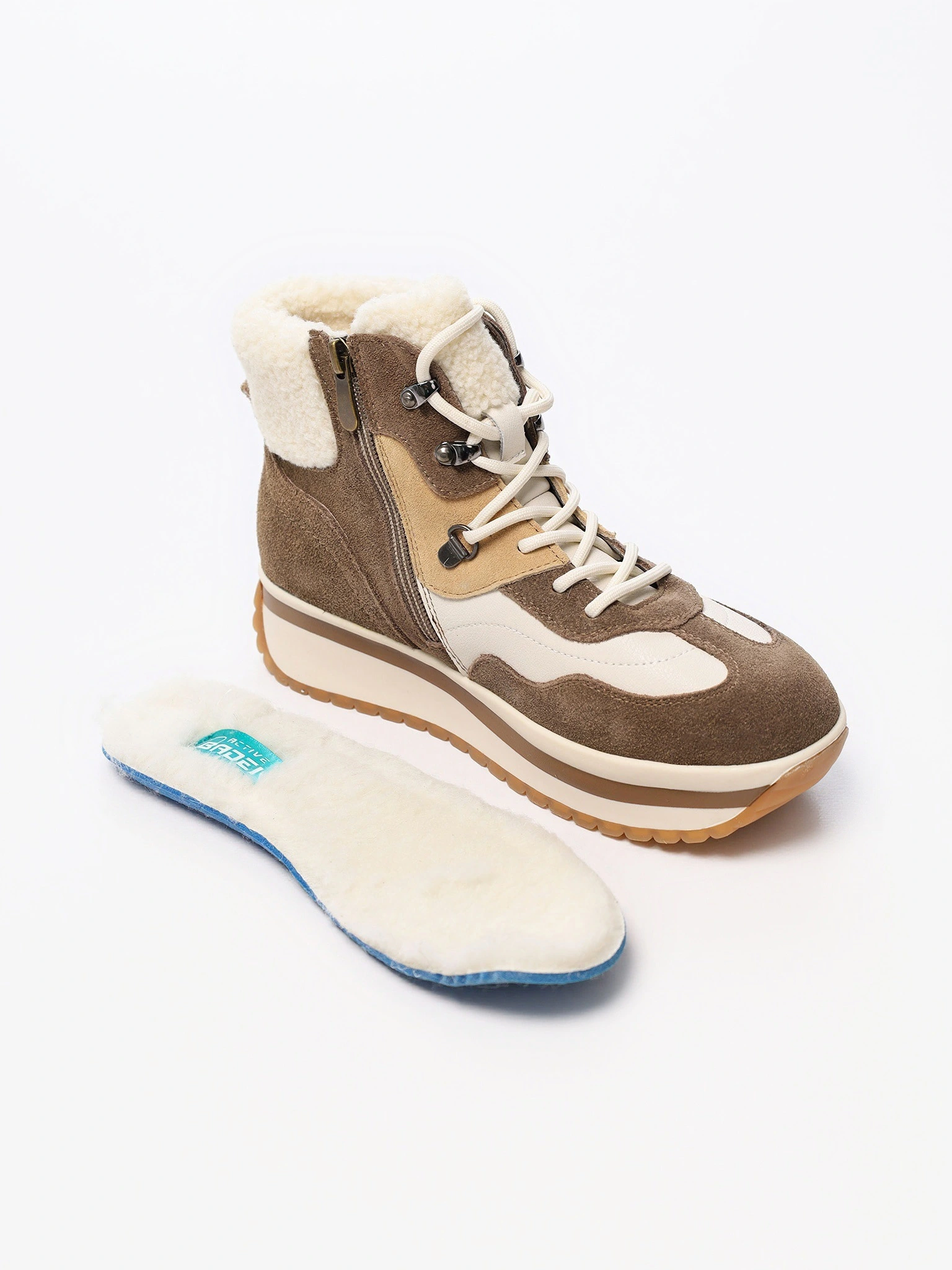 Кроссовки комбинированные в стиле колор-блок на низкой подошве